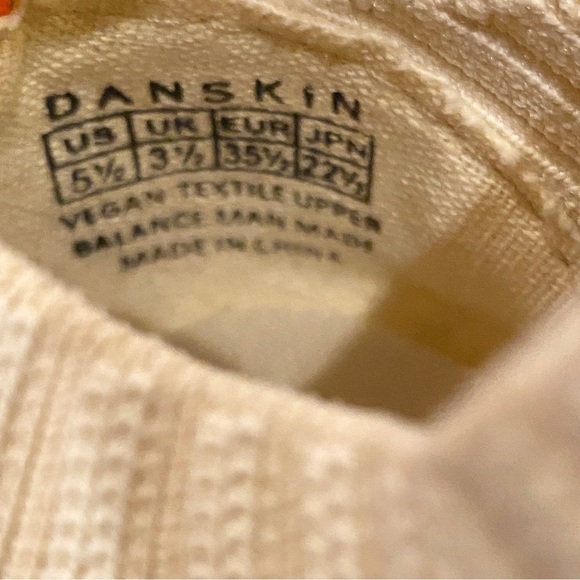 Danskin Display Pair With Tags “Positive” Sneakers Tan Orange Womens Size 5.5 - Picture 7 of 9
